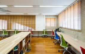 辦公室工作區(qū)布局效果圖