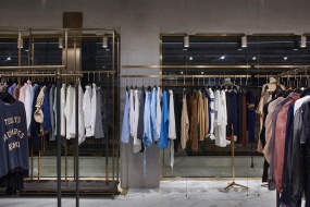 服裝專賣店空間設(shè)計(jì)效果圖