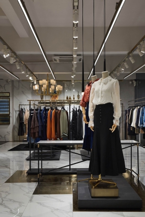 服裝店空間設(shè)計(jì)布局圖,服裝店空間設(shè)計(jì)布局圖
