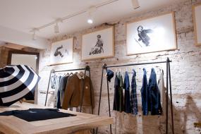 商場歐美服裝店裝修風格效果圖
