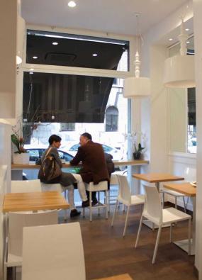 小型蛋糕店室內水泥地面裝修效果圖片