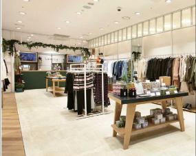 時(shí)尚女服裝店門面裝修實(shí)景圖大全