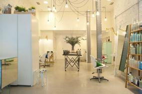 簡約美發(fā)店裝飾室內(nèi)設(shè)計圖片