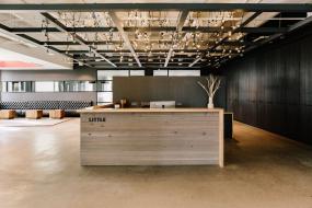 最新化工企業(yè)公司前臺裝飾實景圖