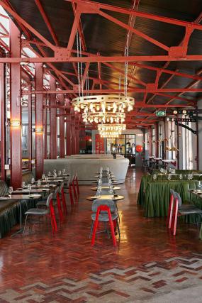 酒店餐廳裝修實(shí)物圖片