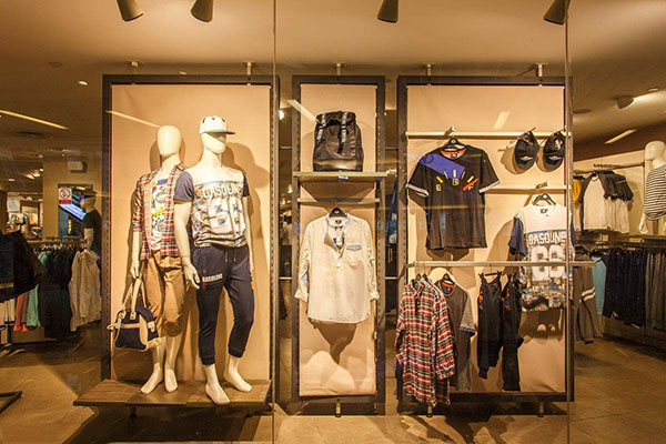 服裝店柜臺(tái)擺銅羊好不好 店鋪放金元寶好不好